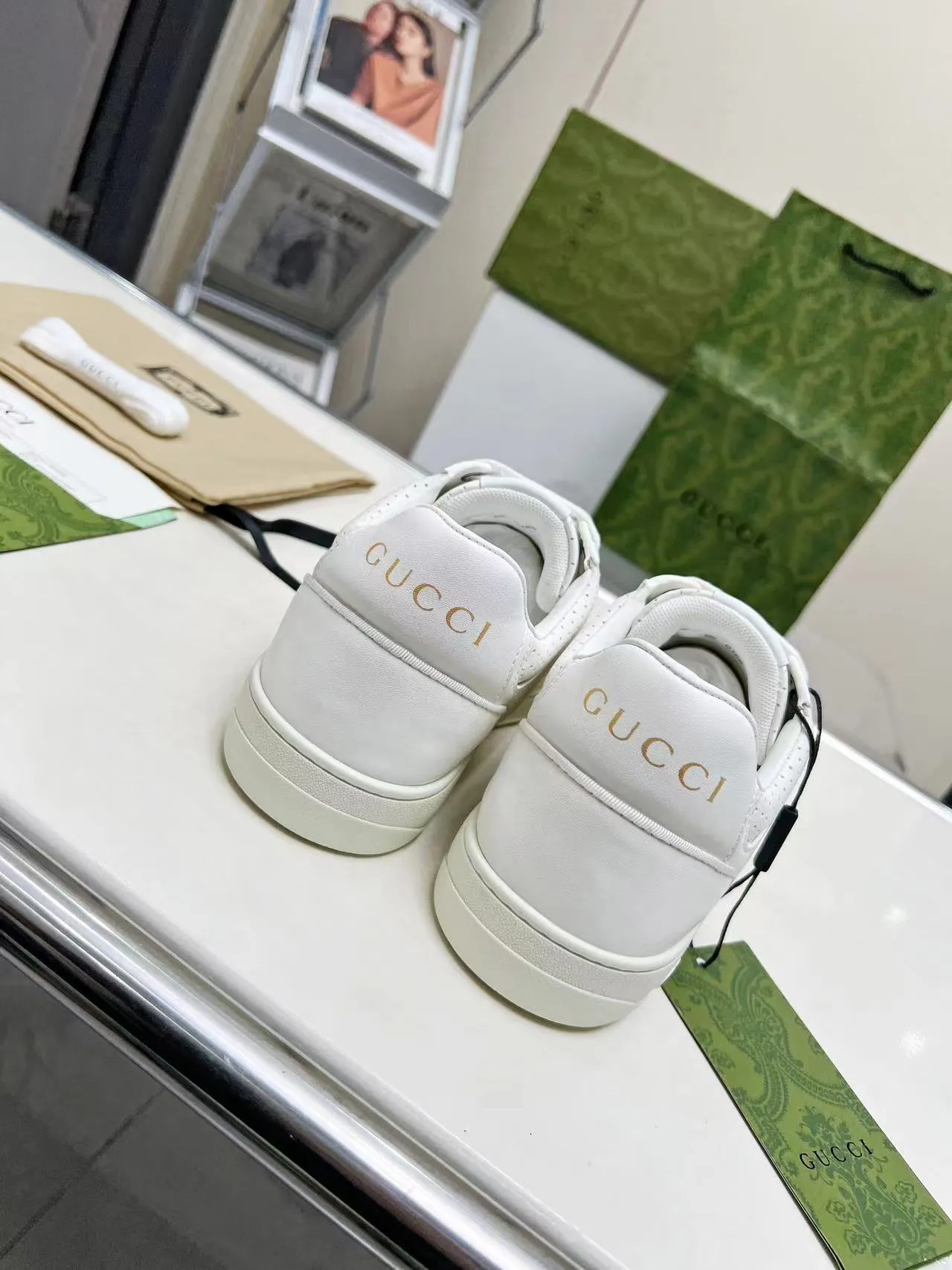 P620 💞💞Gucci G Home’s latest popular sports shoes, couple’s style, casual, retro white shoes 🌸🌸🌸 New popular series. The exquisite and compact interlocking double G logo romantically interprets the aesthetic concept of this series. Made of off-white leather, retro inspiration is cleverly blended into the sneaker design to reinterpret the brand logo. Exquisitely packaged at the delivery counter 🛍📦 ▪️Fabric: Original custom-made imported first-layer cowhide leather ▪️Lining: Original custom-made imported cowhide lining ▪️Outsole: Original molded two-color TPU outsole ▪️Size: Women's 35-40 / Men's 39-45